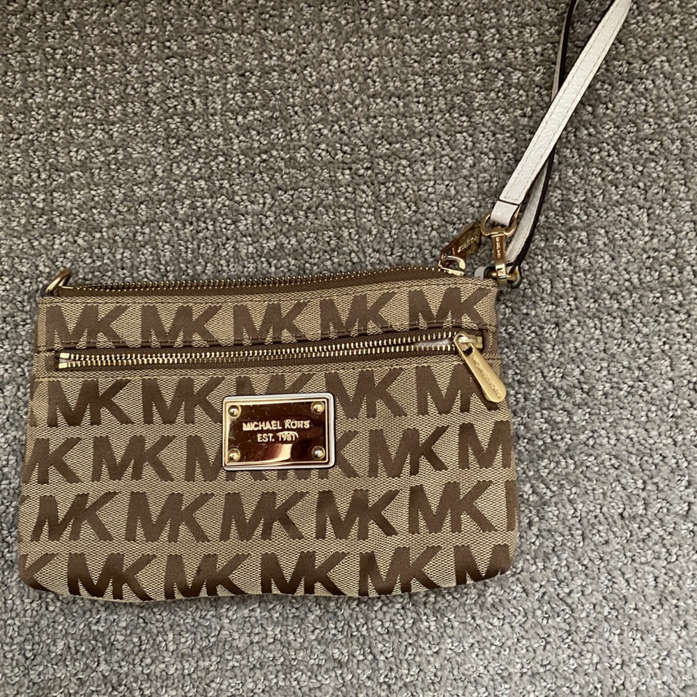 Michael Kors wristlet